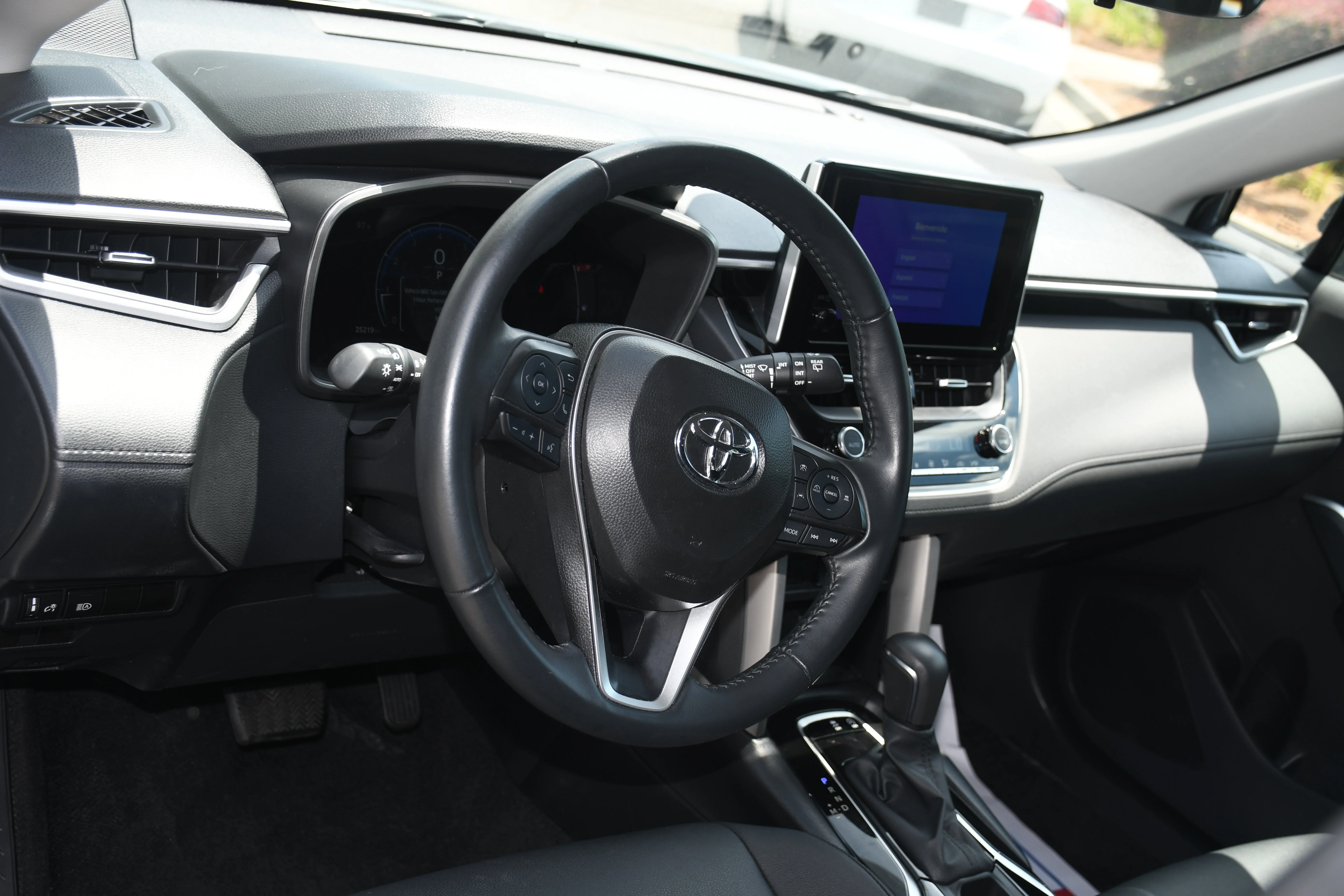Certified Used 2025  Toyota XLE image 8