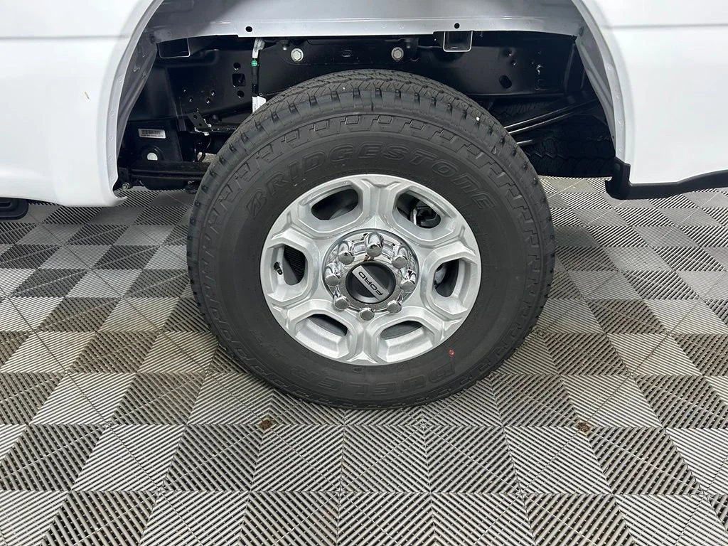 New 2026 Oxford White Ford F-250® XLT image 18