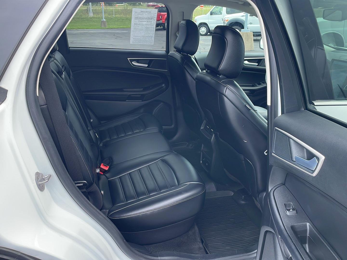 Used 2024 Oxford White Ford SEL image 28