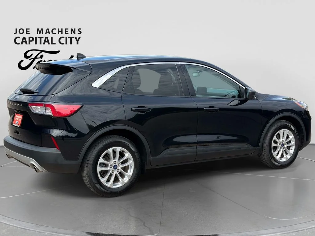 Used 2022 Agate Black Metallic Ford SE image 5