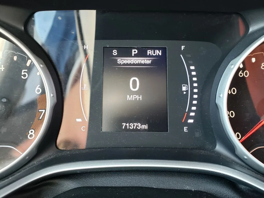 Used 2018 Silver Jeep Sport image 12
