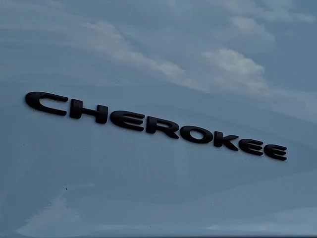 Used 2015 White Jeep Trailhawk image 32