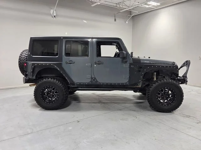 Used 2014 Gray Jeep Unlimited Rubicon image 13