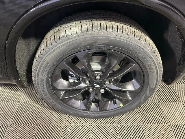 New 2026 Diamond Black Clear-Coat Exterior Paint Dodge GT PLUS image 47