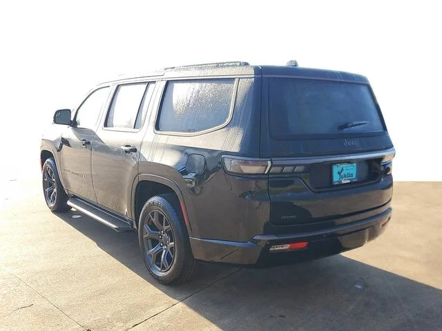 New 2026 High Gloss Black Exterior Paint Jeep Limited image 3