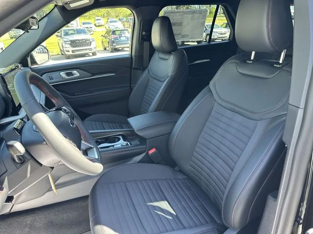 New 2026 Agate Black Metallic Ford ST-Line image 15