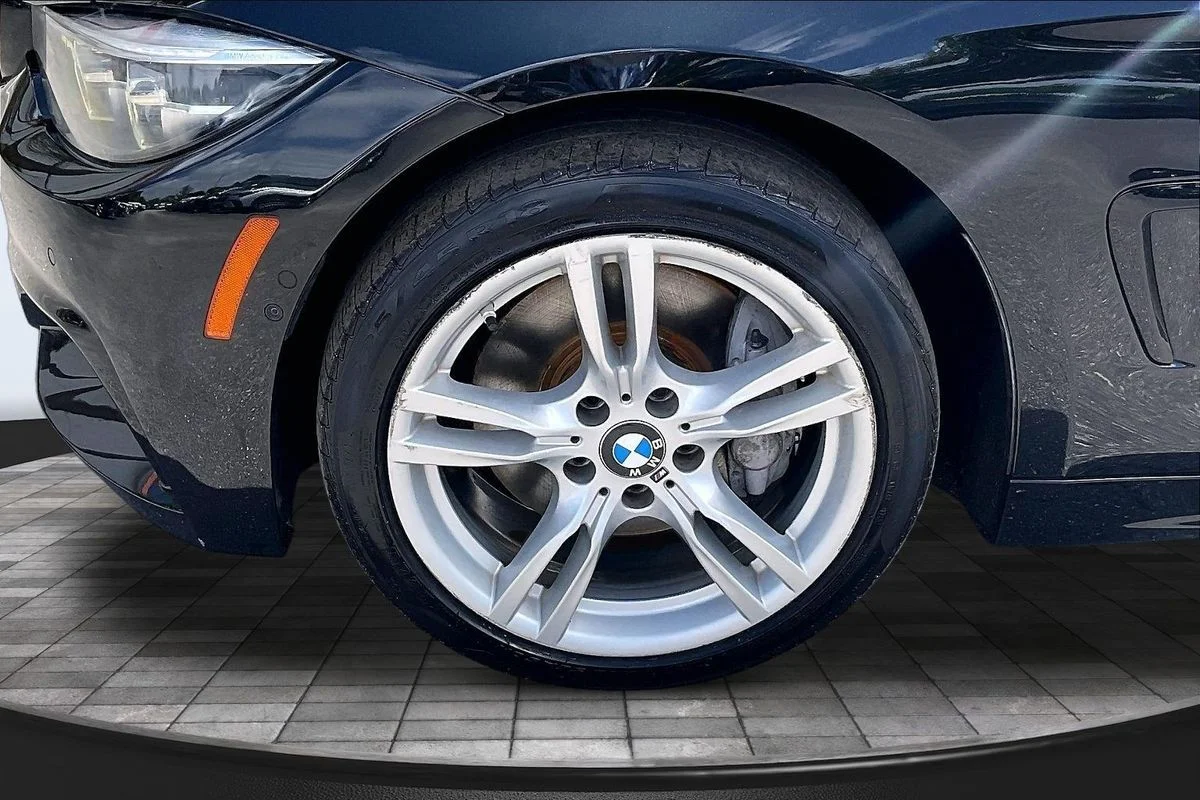 Used 2019 Black BMW xDrive image 34