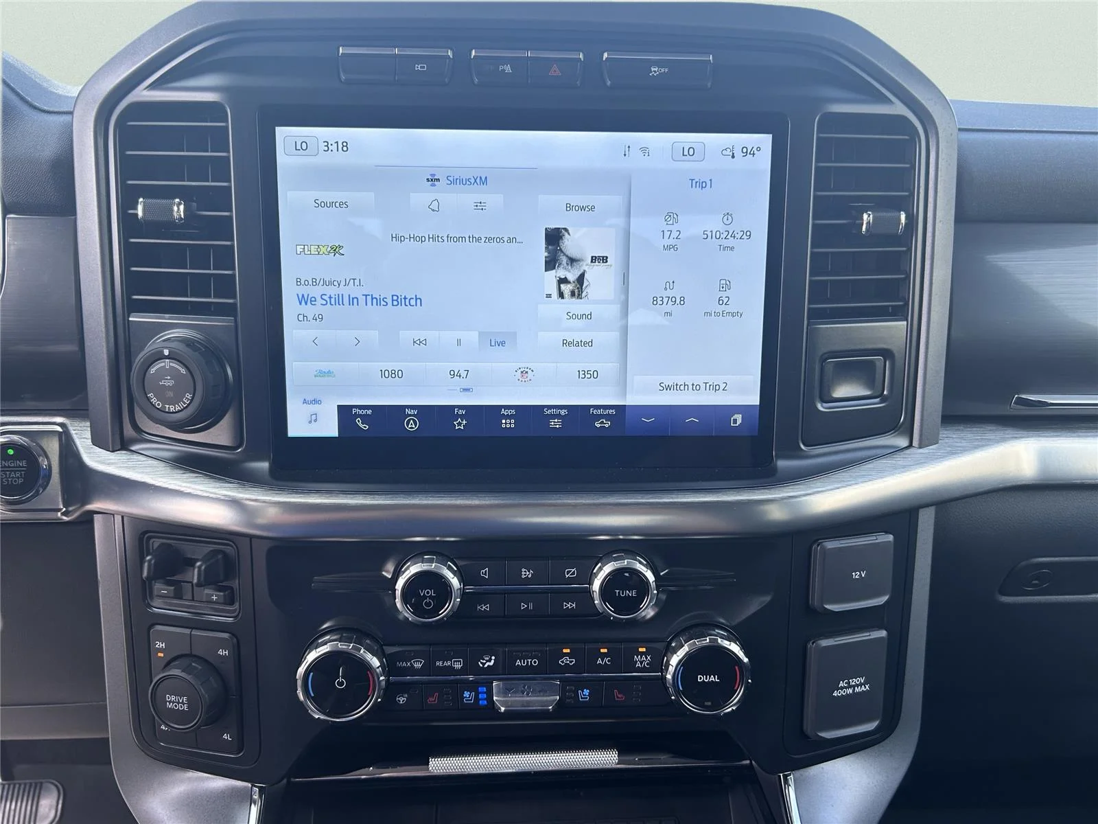 Used 2022 Agate Black/Stone Gray Ford LARIAT image 27