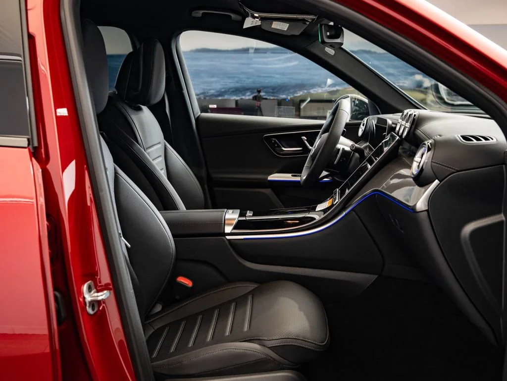 New 2026 Manufaktur Patagonia Red Mercedes-Benz GLC 300 image 24