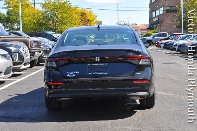 New 2026 Crystal Black Pearl Honda SE image 4