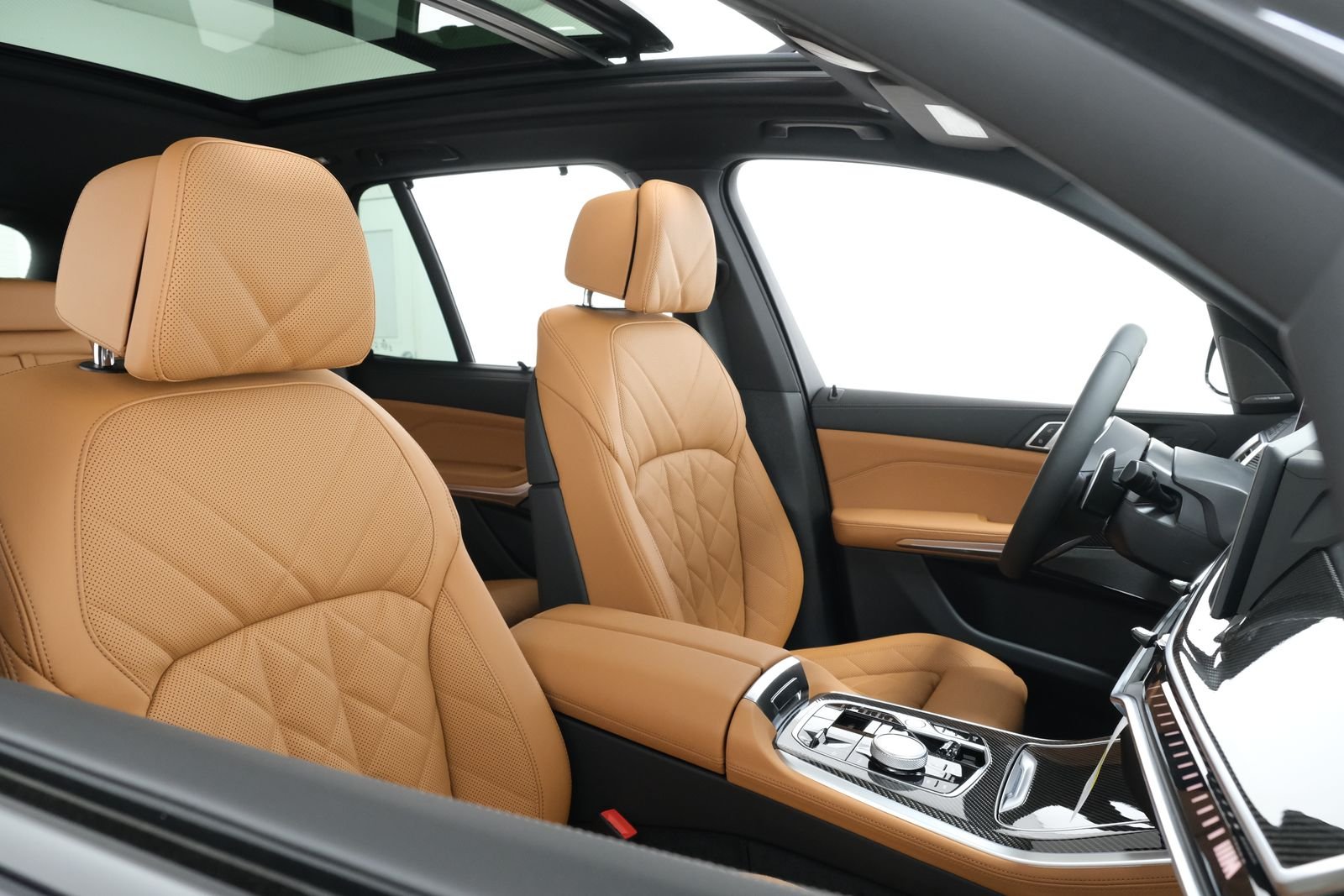 New 2026 Carbon Black Metallic BMW M60i image 74