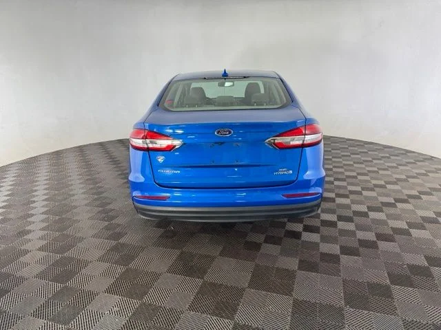 Used 2019 Blue Ford SE image 6