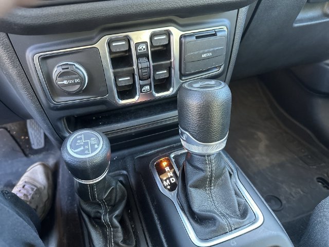 Used 2024 White Jeep Sport S 4xe image 28