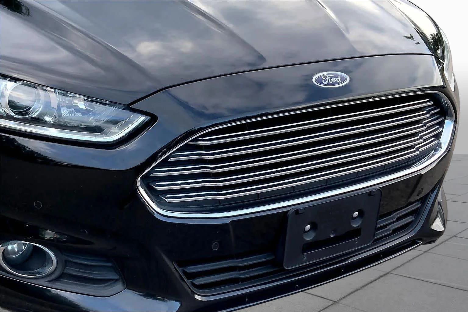Used 2014 Tuxedo Black Metallic Ford SE image 28