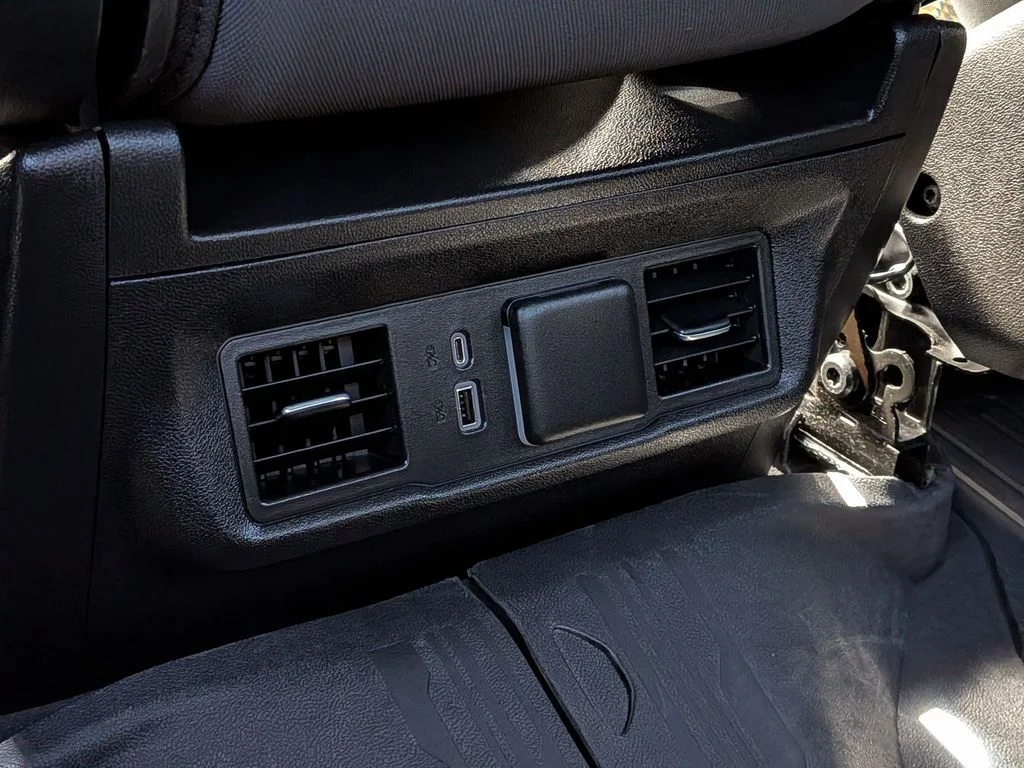 Used 2024 Onyx Black GMC Elevation image 19