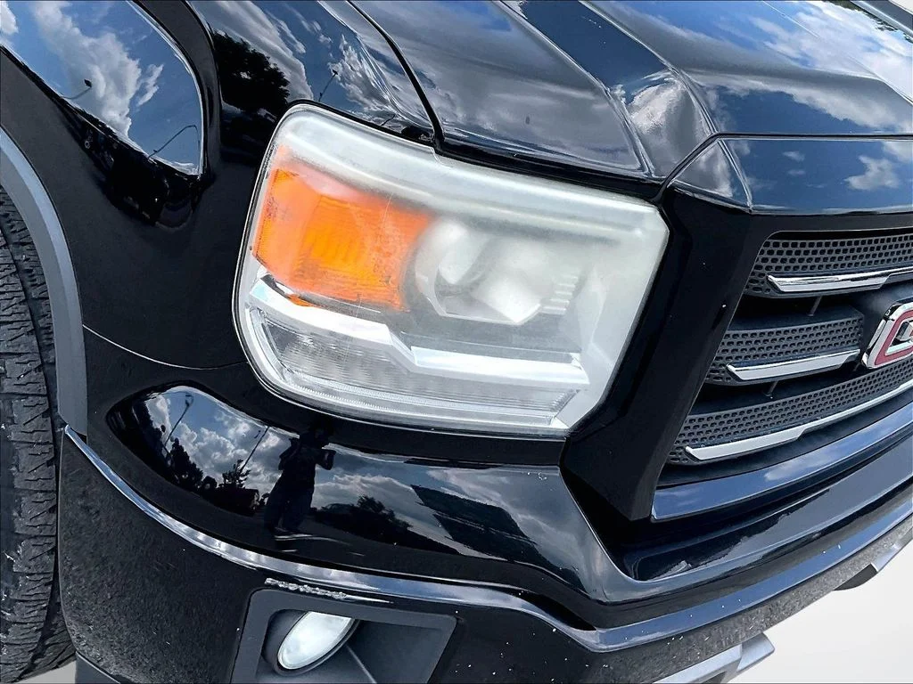 Used 2015 Black GMC SLE image 31