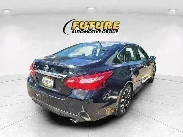 Used 2017 Black Nissan 2.5 SV image 3