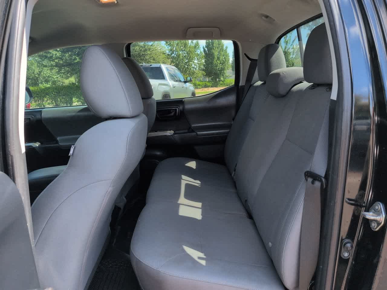 Used 2018 Midnight Black Metallic Toyota SR5 image 13