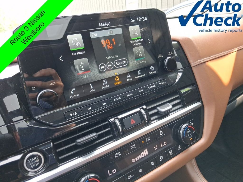 Used 2023 White Nissan Platinum image 19
