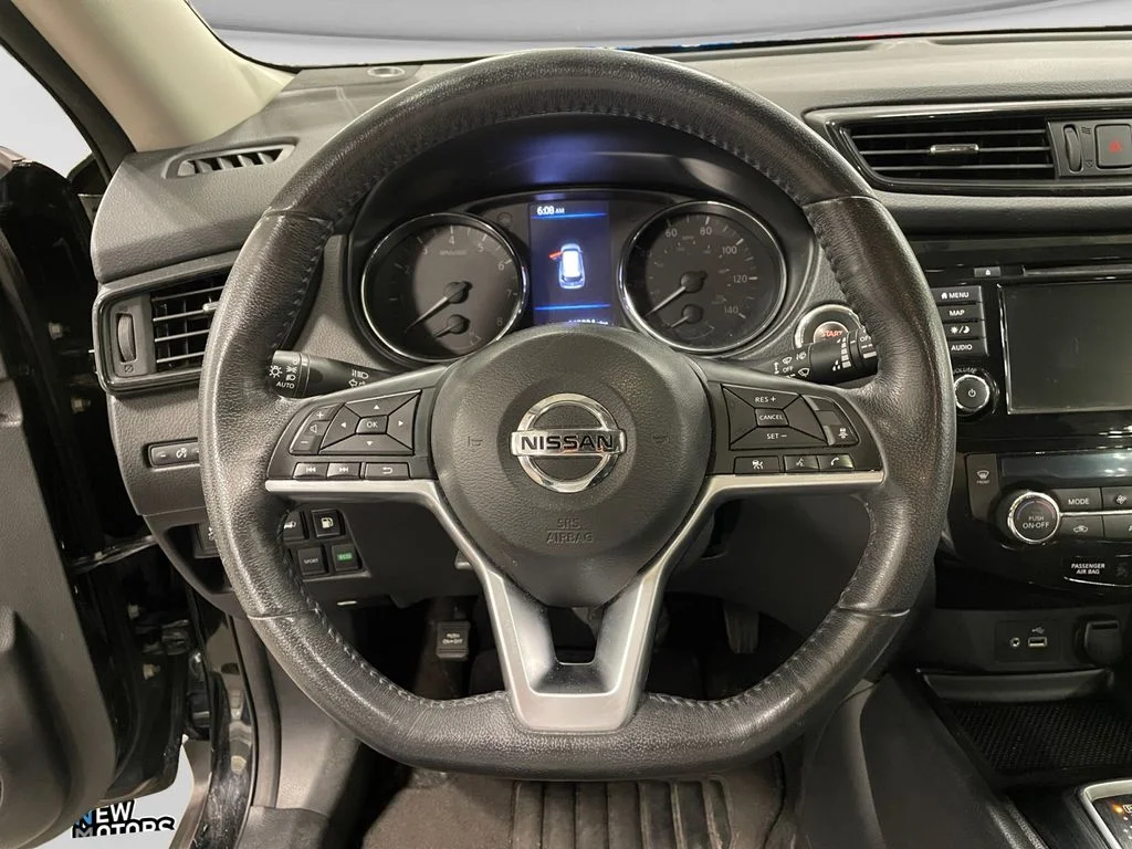 Used 2018 Magnetic Black Nissan SV image 12