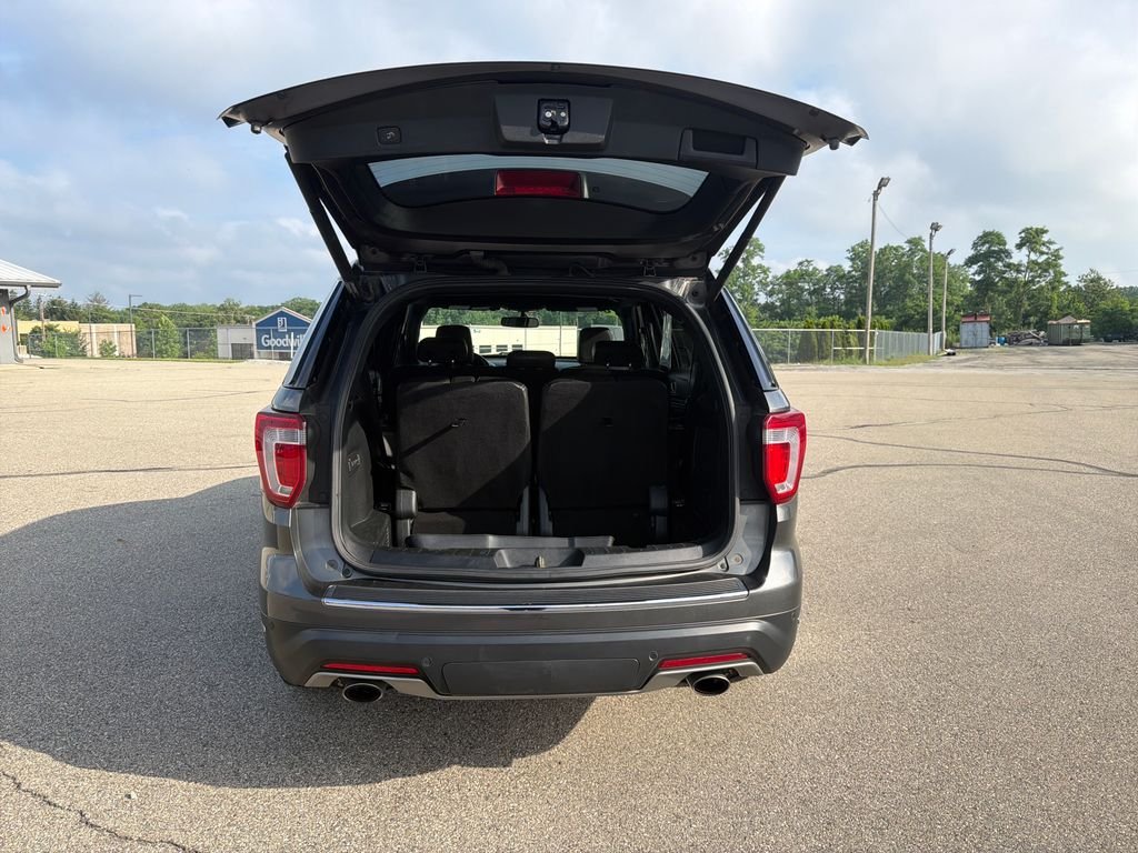 Used 2018 Gray Ford Limited image 7