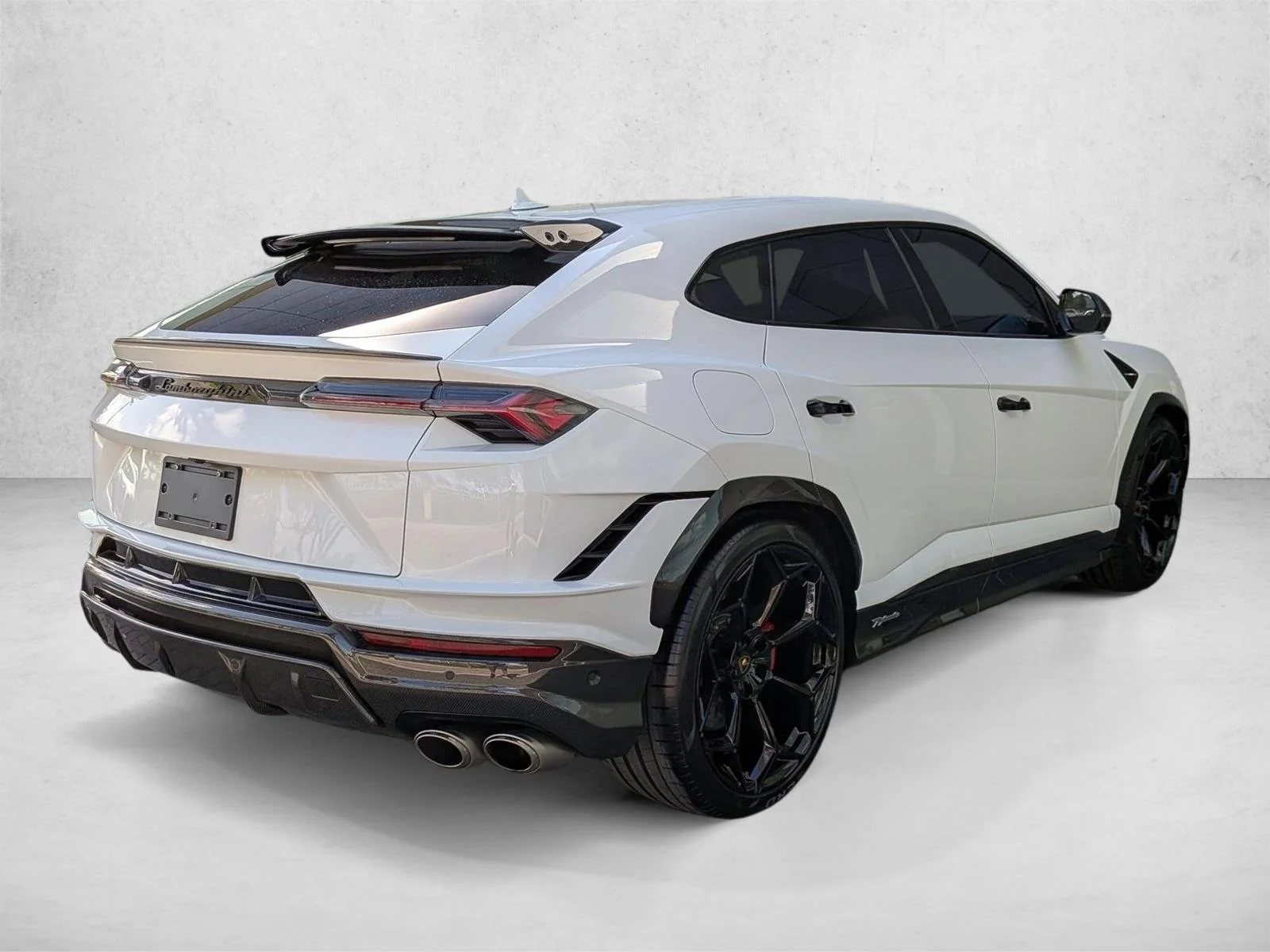 Used 2023 White Lamborghini Performante image 5