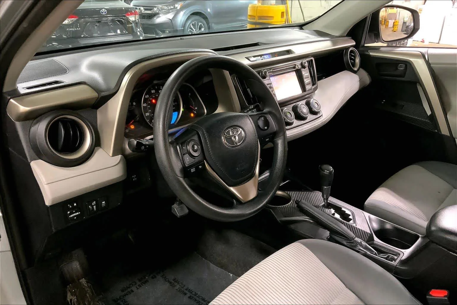 Used 2013 Classic Silver Metallic Toyota LE image 18