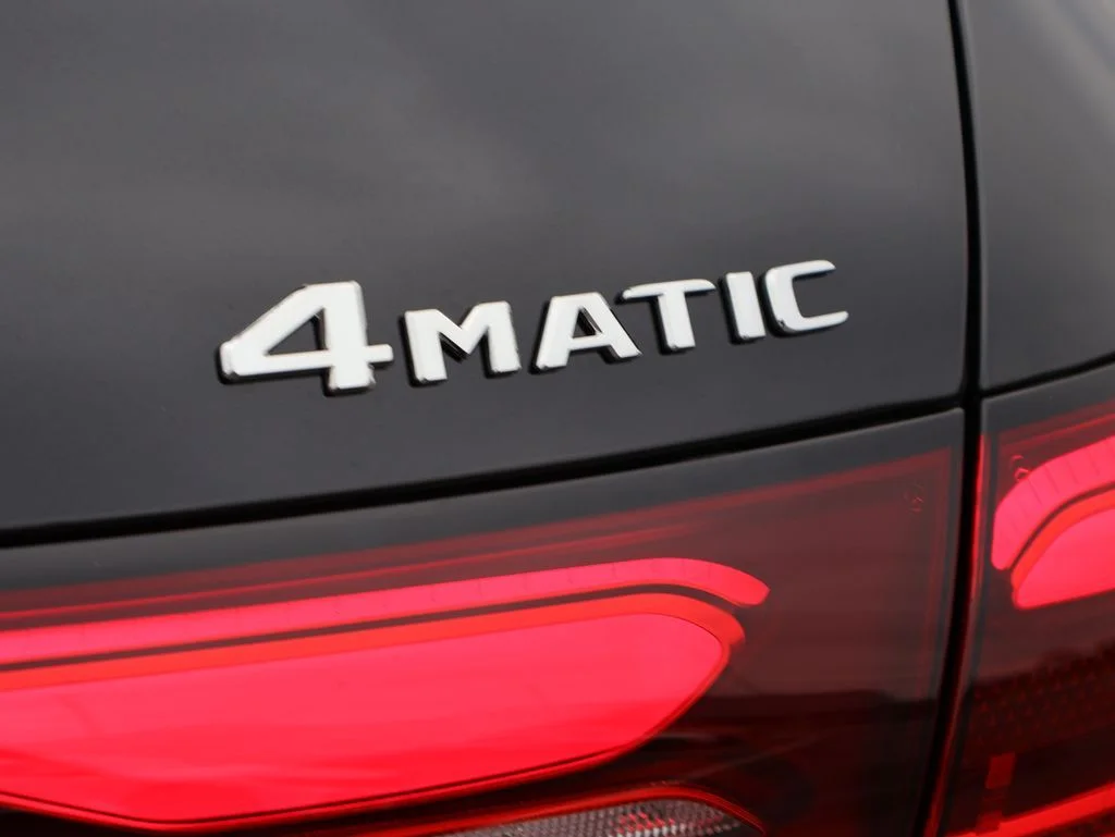 Used 2026 Black Mercedes-Benz GLC 300 image 9
