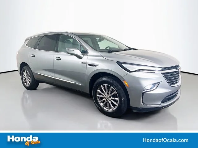 2023 Buick Enclave Essence's photo