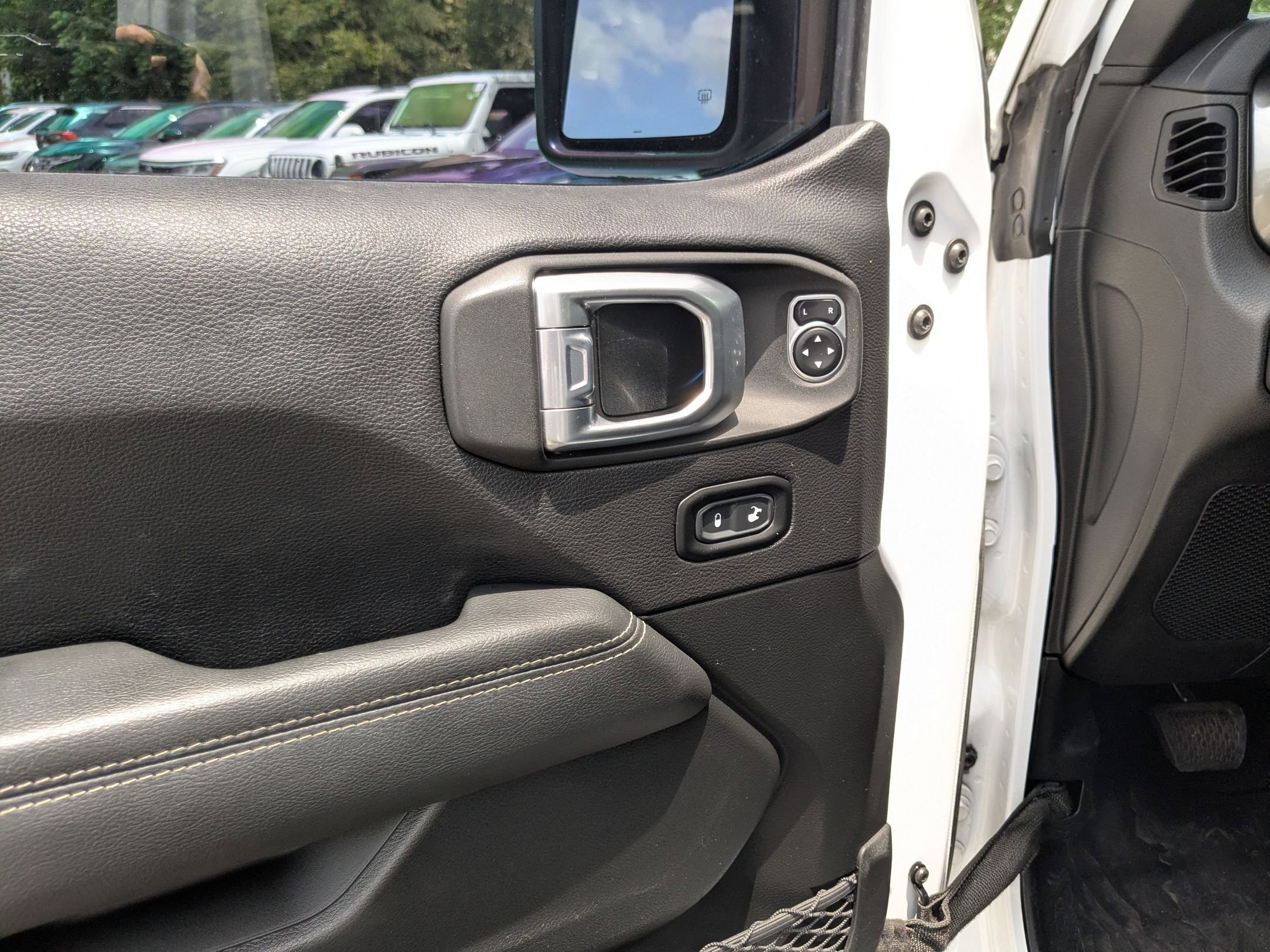 Used 2020 Bright White Clearcoat Jeep Overland image 12