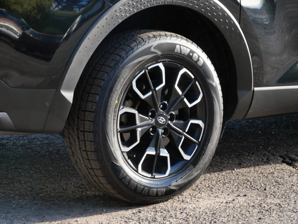 Certified Used 2022 Black Hyundai SEL image 7