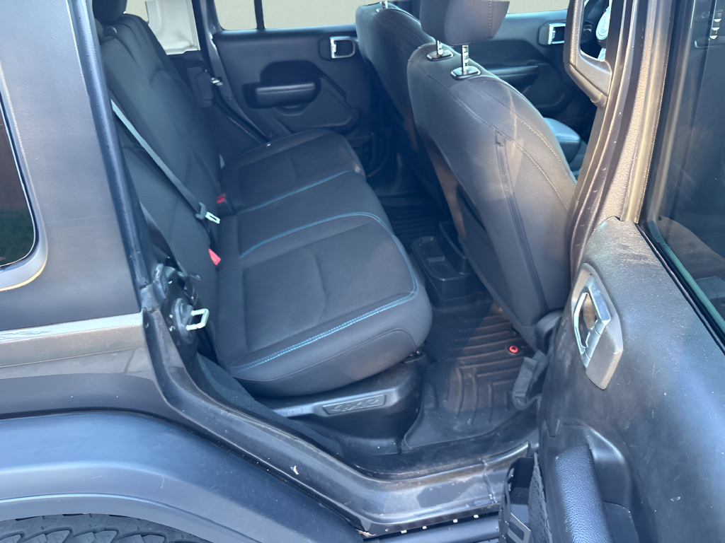 Used 2023 Gray Jeep Rubicon 4xe image 11