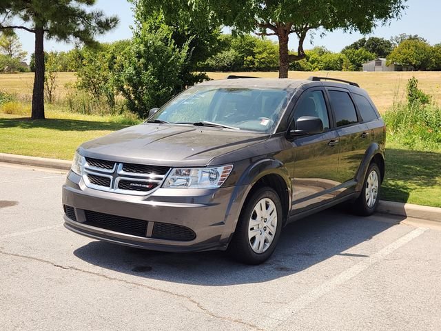 Used 2017 Gray Dodge SE image 1