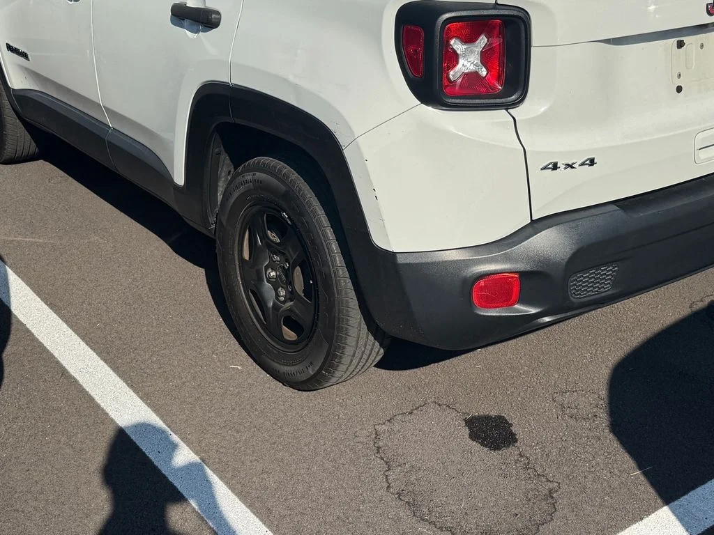 Used 2018 White Jeep Sport image 21