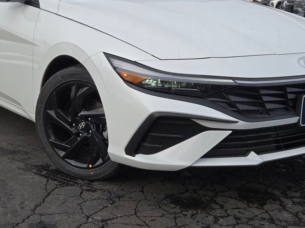 New 2026 White Hyundai SEL Sport image 3