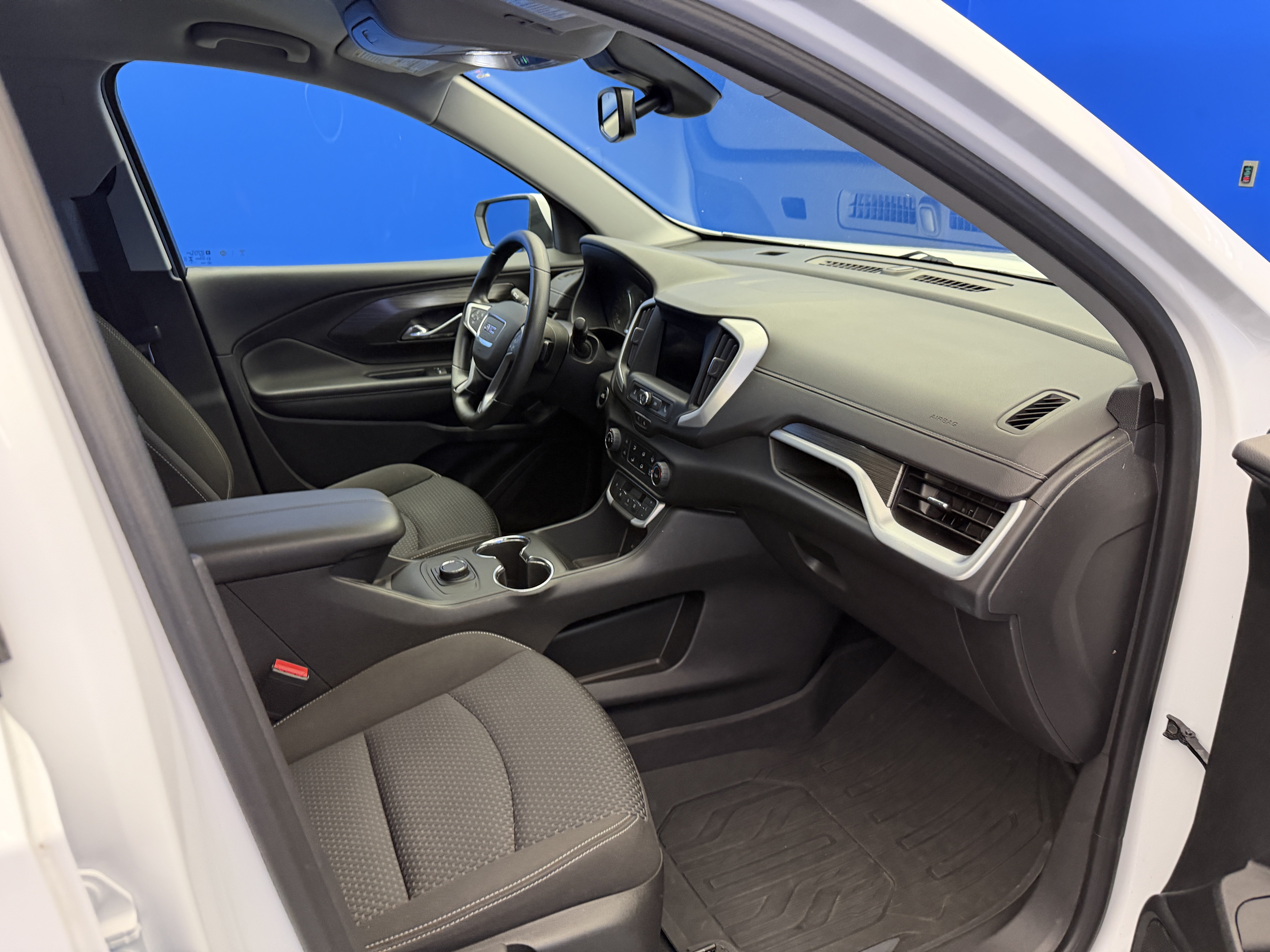 Used 2023 Summit White GMC SLE image 23