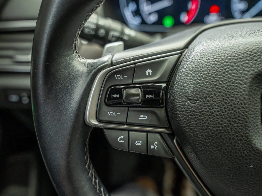 Used 2018 Gray Honda Touring image 27