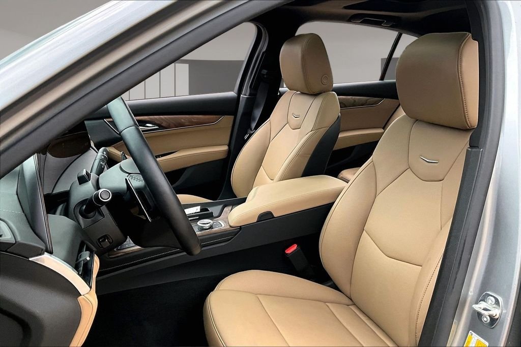 Used 2025 Silver Cadillac Premium Luxury image 27