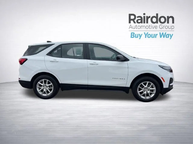 Used 2022 Summit White Chevrolet LS image 8