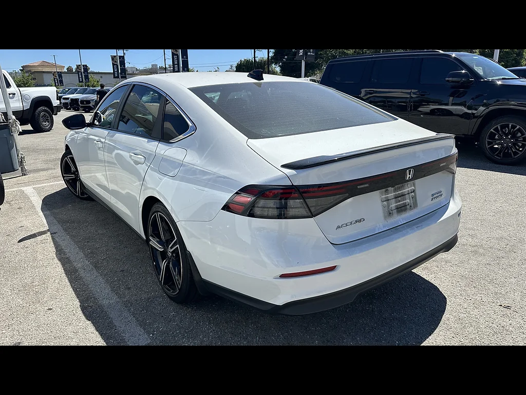 Used 2023  Honda Sport image 3