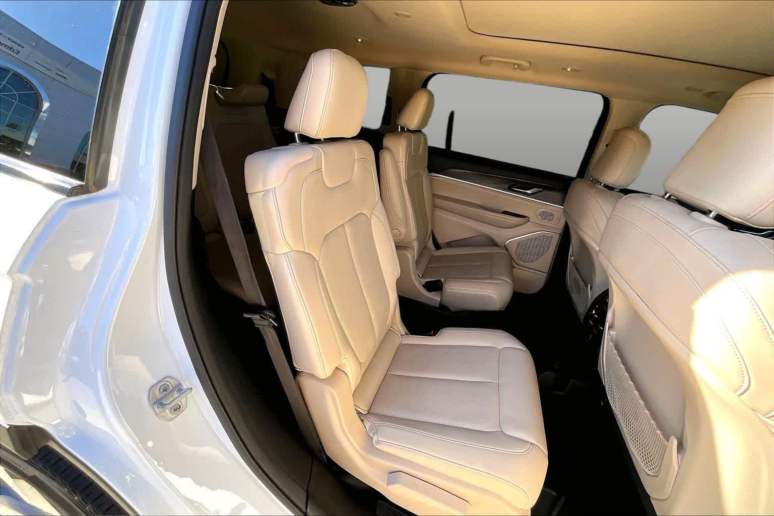 Used 2021 Bright White Clearcoat Jeep Limited image 20