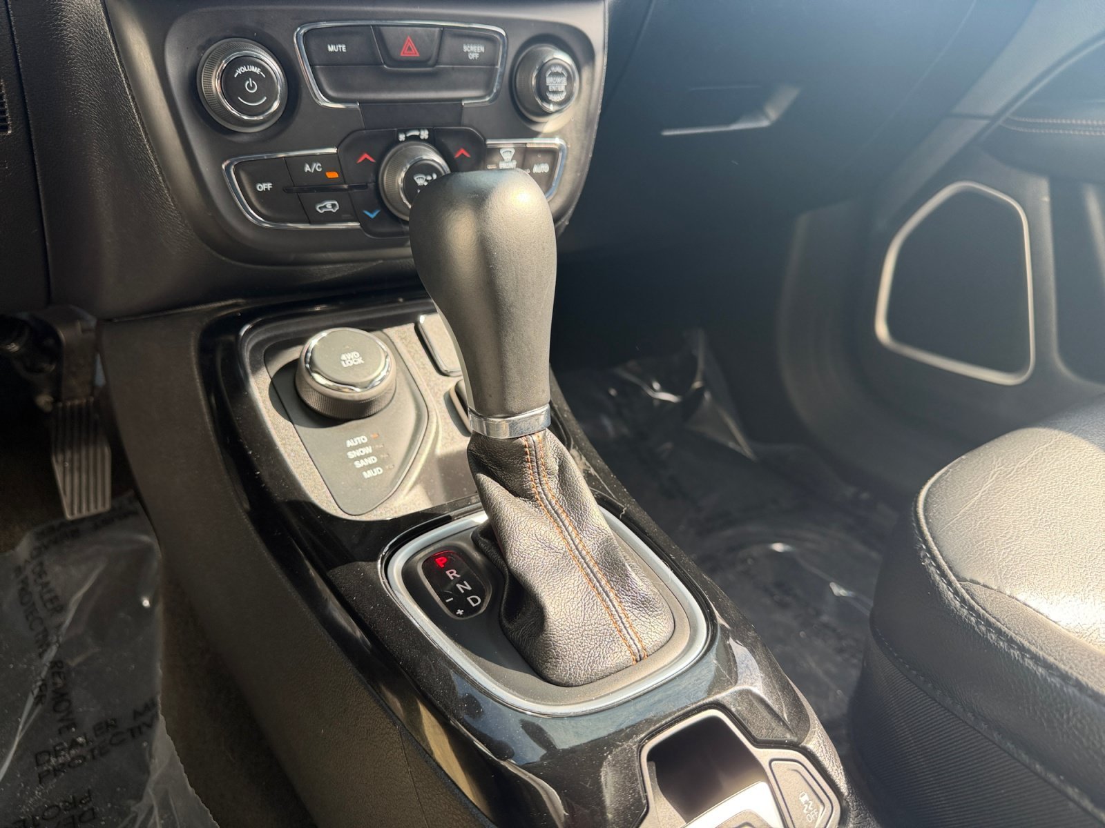 Used 2018 Billet Silver Metallic Clearcoat Jeep Limited image 23