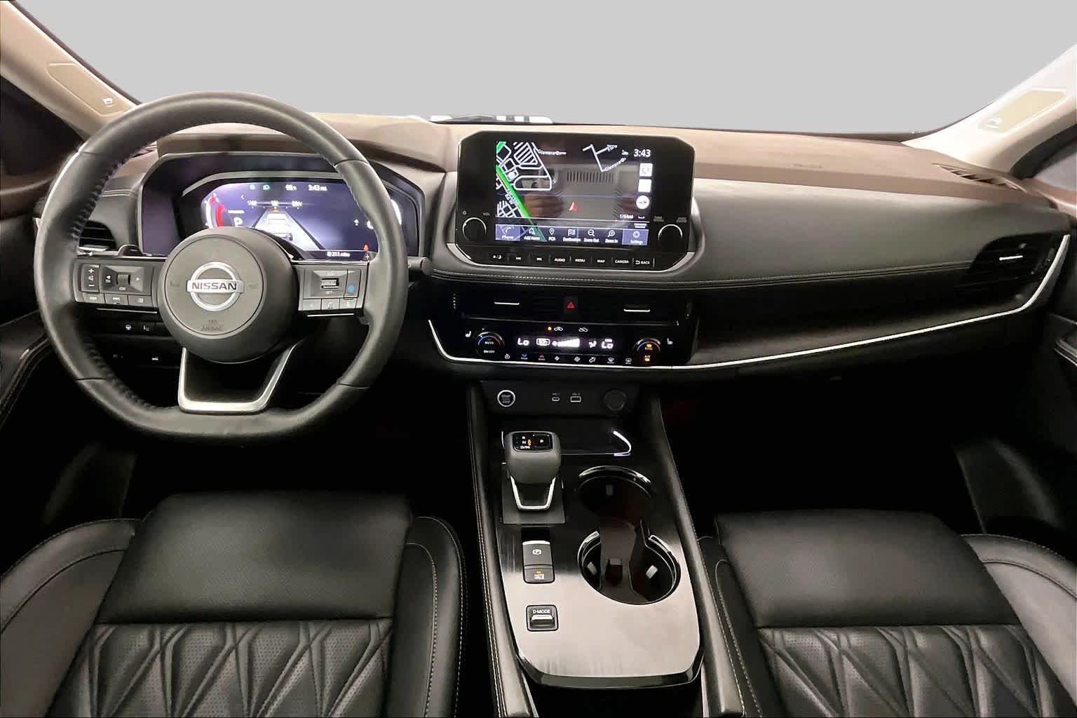 Used 2021 Boulder Gray Pearl/Super Black Nissan Platinum image 14