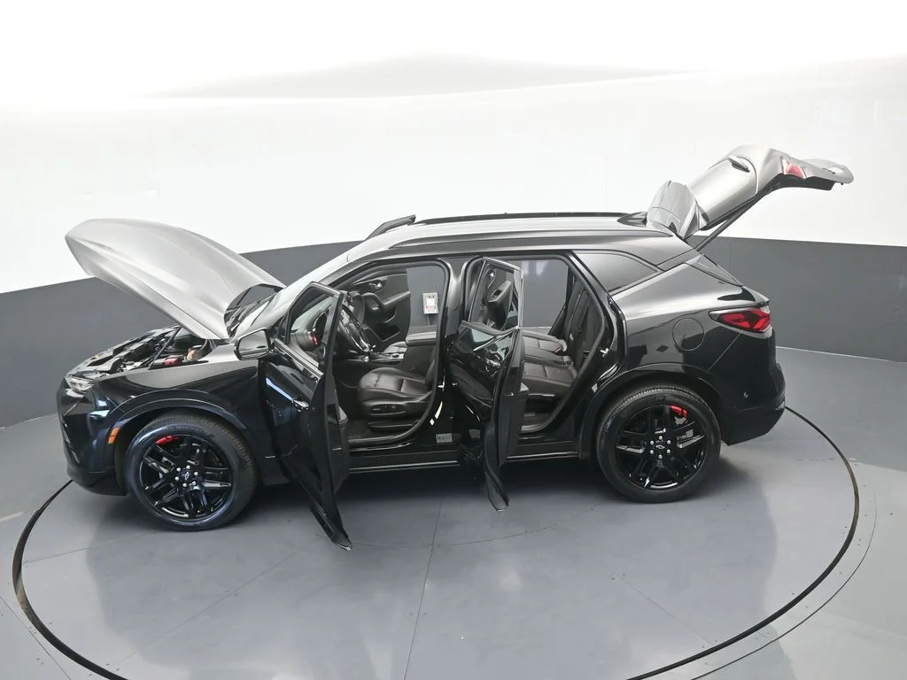 Used 2020 Black Chevrolet RS image 81