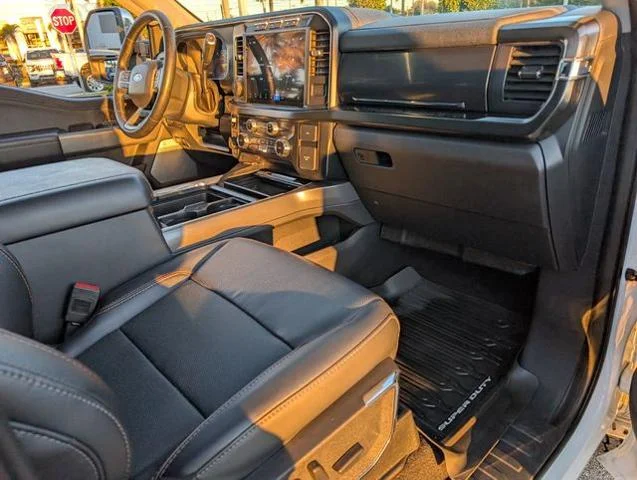 Used 2024 White Metallic Ford Lariat image 38