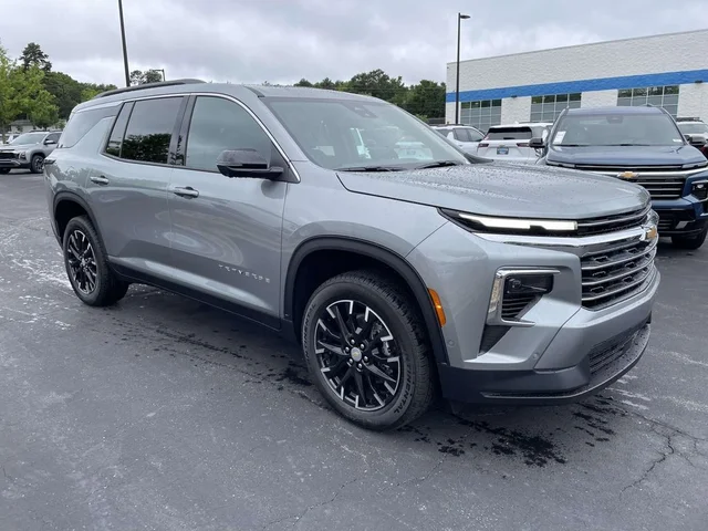 2026 Chevrolet Traverse FWD LT