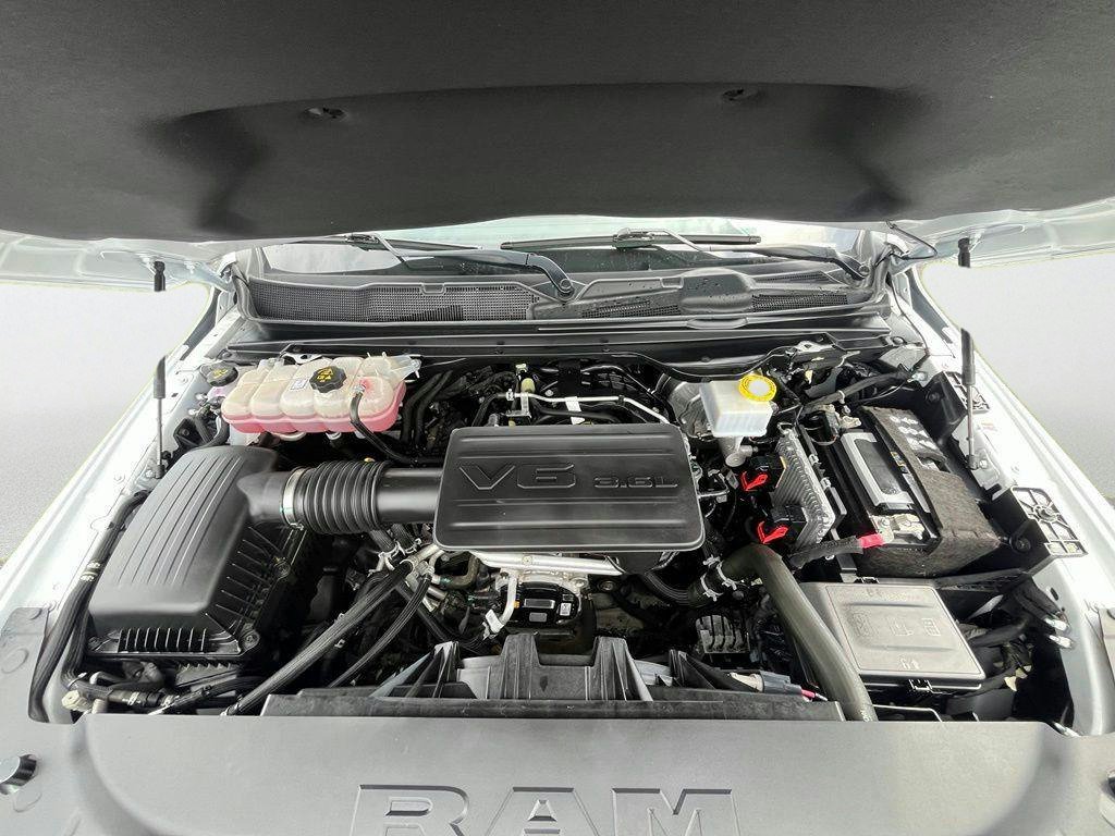 Used 2023 White Ram Big Horn/Lone Star image 30