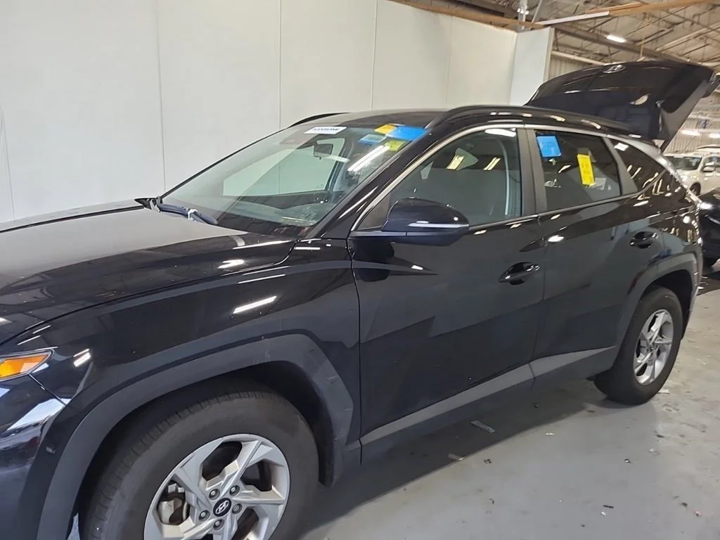 Used 2023 Black Hyundai SEL image 6