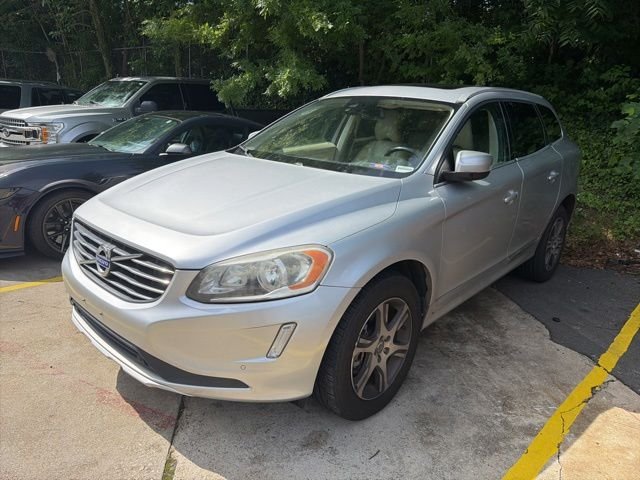 2015 Volvo XC60 T6 AWD Auto Platinum's photo