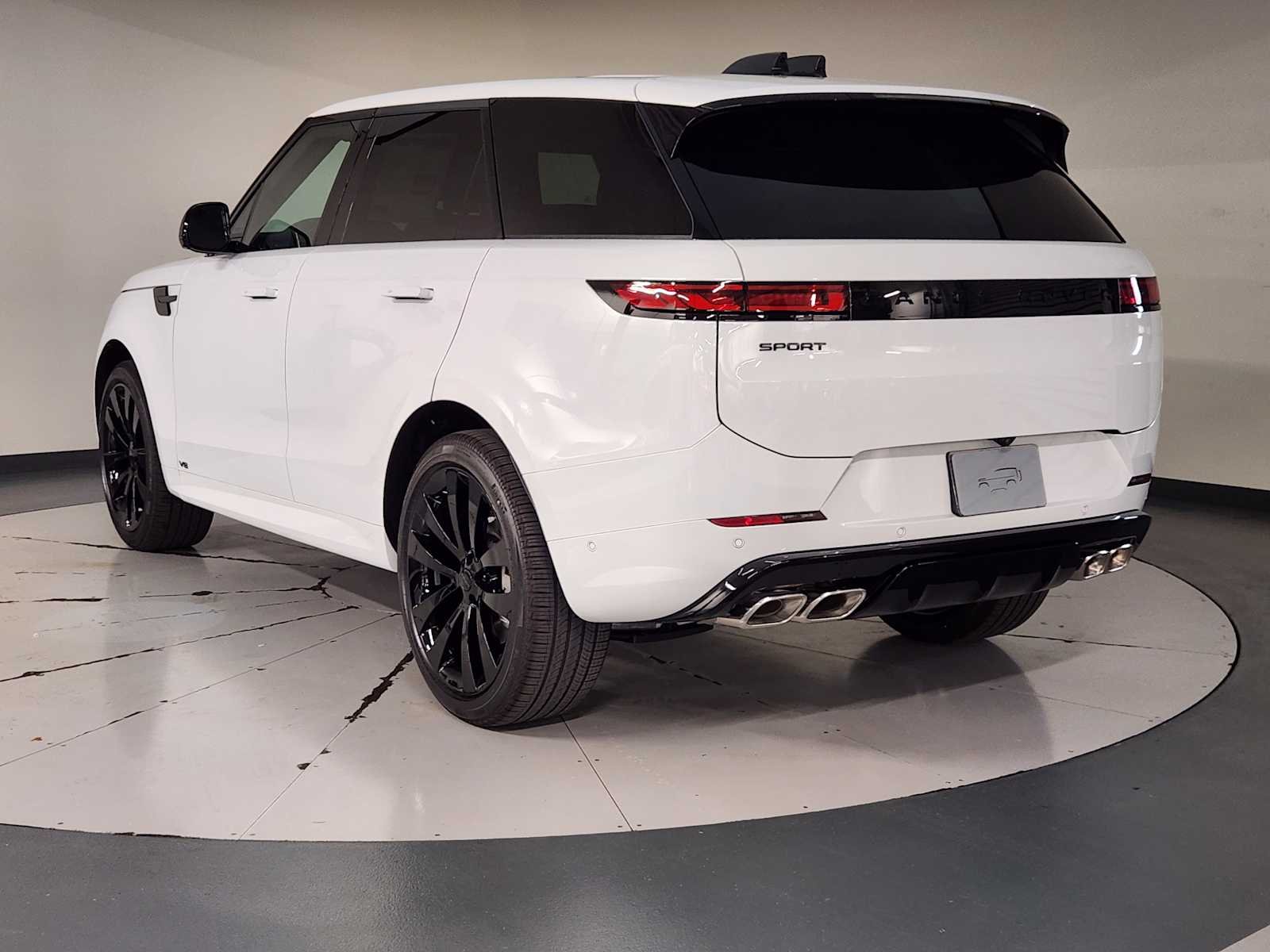 New 2026 Fuji White Land Rover Dynamic SE image 6